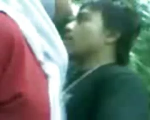 Malesia all'aperto sesso video italiano