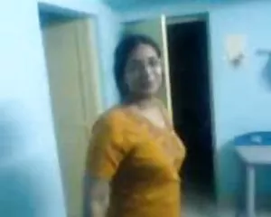 Indiano vestirsi video porneo