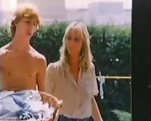 Calda 70-x mamma si scopa con un ragazzo del vicinato film porno adulti
