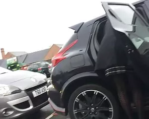 Il co-op-parcheggio milf piedi caldi film porono