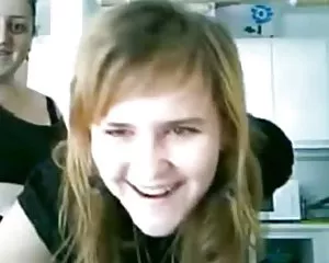 Figlia e non la sua mamma e la zia sul web flash della fotocamera video erotici gratuiti
