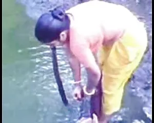 Bangla desi villaggio di balneazione nelle aree video porno lingua italiana