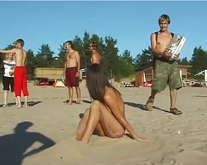 Spia ragazza nuda raccolto voyeur cam su una spiaggia di nudisti potno gratis
