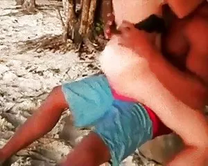 Il nuovo smartphone registra bella vacanza giamaicana! porno free italiano