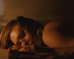 Elizabeth olsen - martha marcy may marlene foto di donne sexi nude