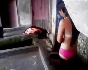 Fratello a sous en la ducha sesso video italiano