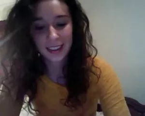Timida ragazza su webcam video hard gratis italiano