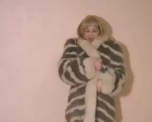 Cappotto di pelliccia fetish 2 le piu belle attrici nude