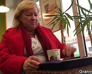 Cazzo affamato nonna è a terra mature galleria